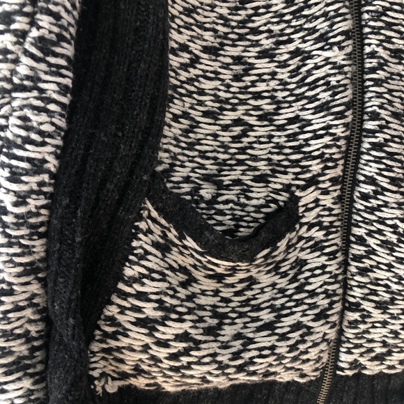 Anthropologie sweater with faux fur trimmed hood - Picture 4 of 8